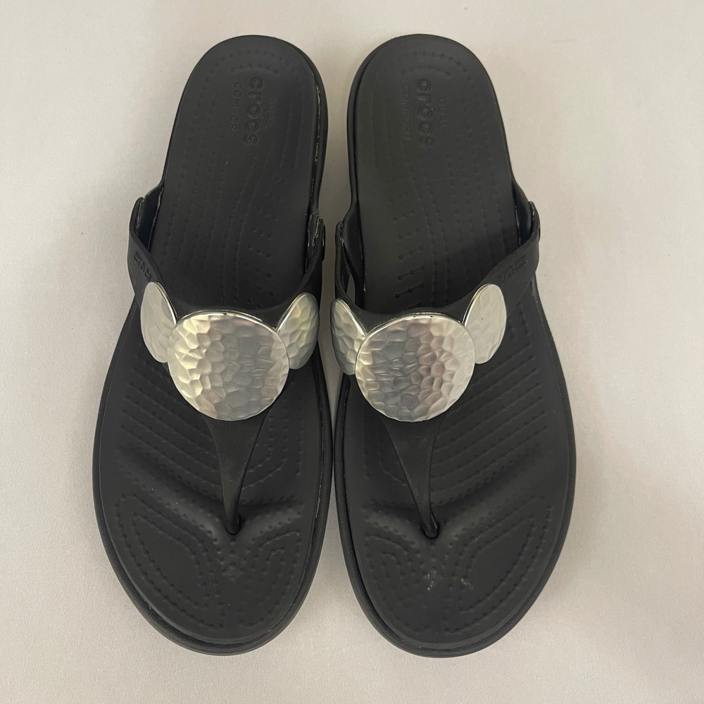 Crocs Sanrah Womens 10 Black Hammered Circle Medallion Thong Sandals Flip Flops - Picture 8 of 10